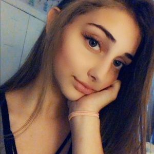 Meet your Posher, Alyssa